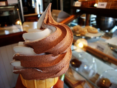 chocolate-cone-delicious-food-gelato-ice-cream-m-64899