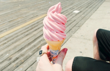 food-girl-ice-cream-icecream-com-1583862